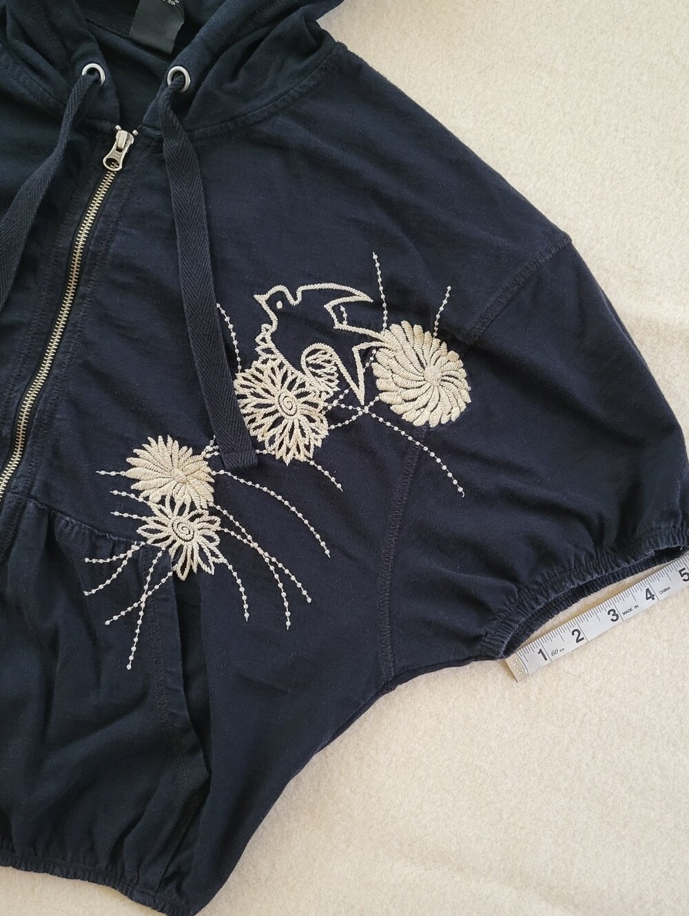 Lucky Brand Short Sleeve Cropped Hoodie Women's Size L Black Bird Embroidery Y2K - Picture 9 of 11